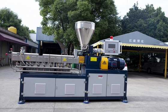 Двойной двойной винтовой пластиковый экструдер Masterbatch Granulator для индивидуальных требований