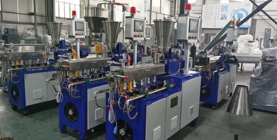 Двойной двойной винтовой пластиковый экструдер Masterbatch Granulator для индивидуальных требований